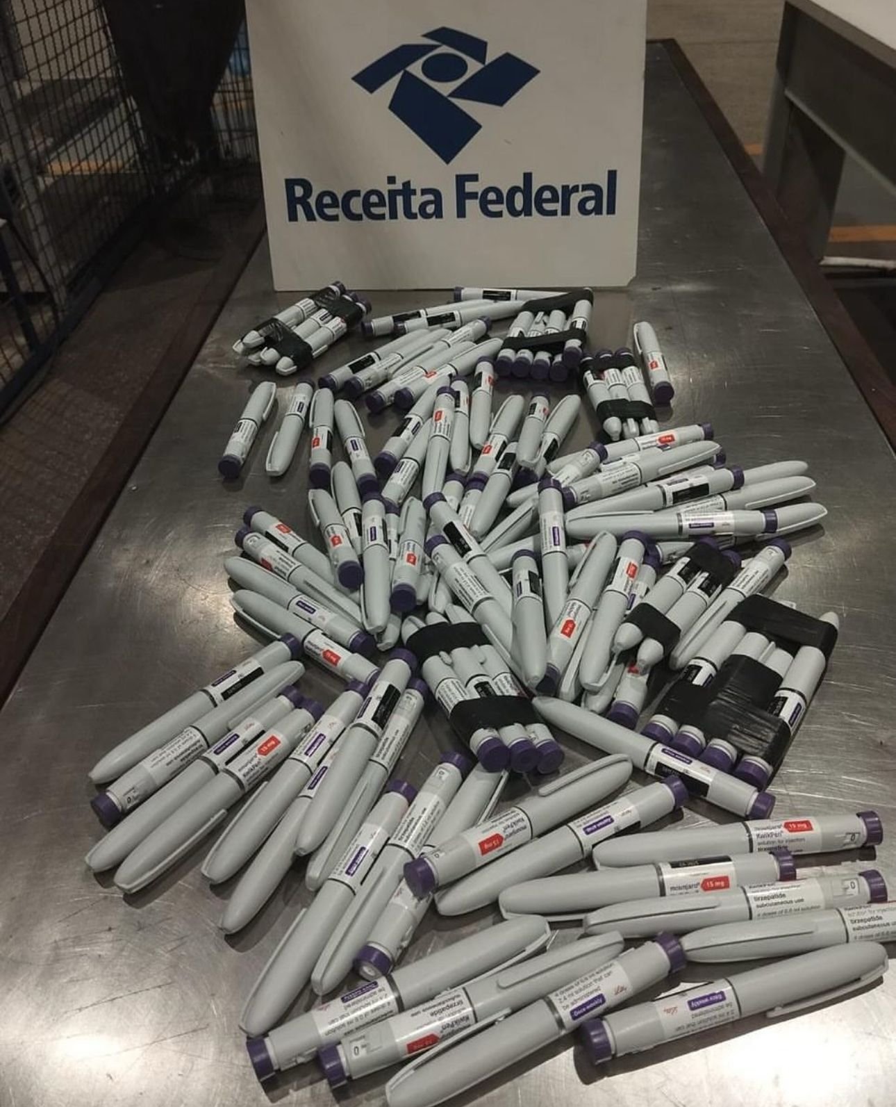 Receita Federal apreende 100 canetas de Mounjaro no Aeroporto de Salvador